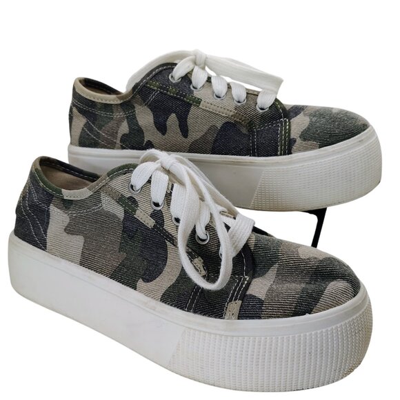 American Eagle Camouflage Platform Sneakers | Size 6 | Camo Canvas Lace-Up - Picture 1 of 6